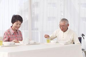 京都で目立たない矯正治療をするなら