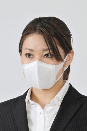 くすみのない口元はお顔の印象を若々しく見せます